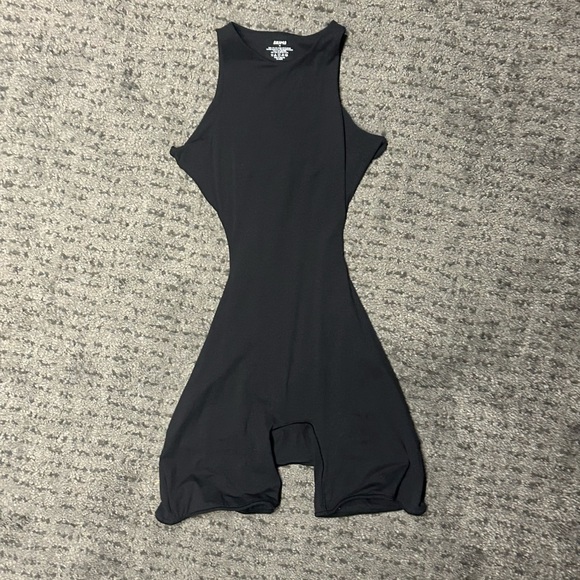 RARE Skims Fits Everybody High Neck Cut Out Onesie Romper Black - Picture 4 of 7
